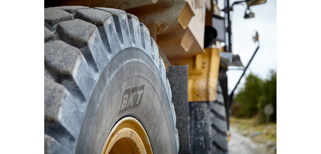 Perfect Tyre BKT EARTHMAX